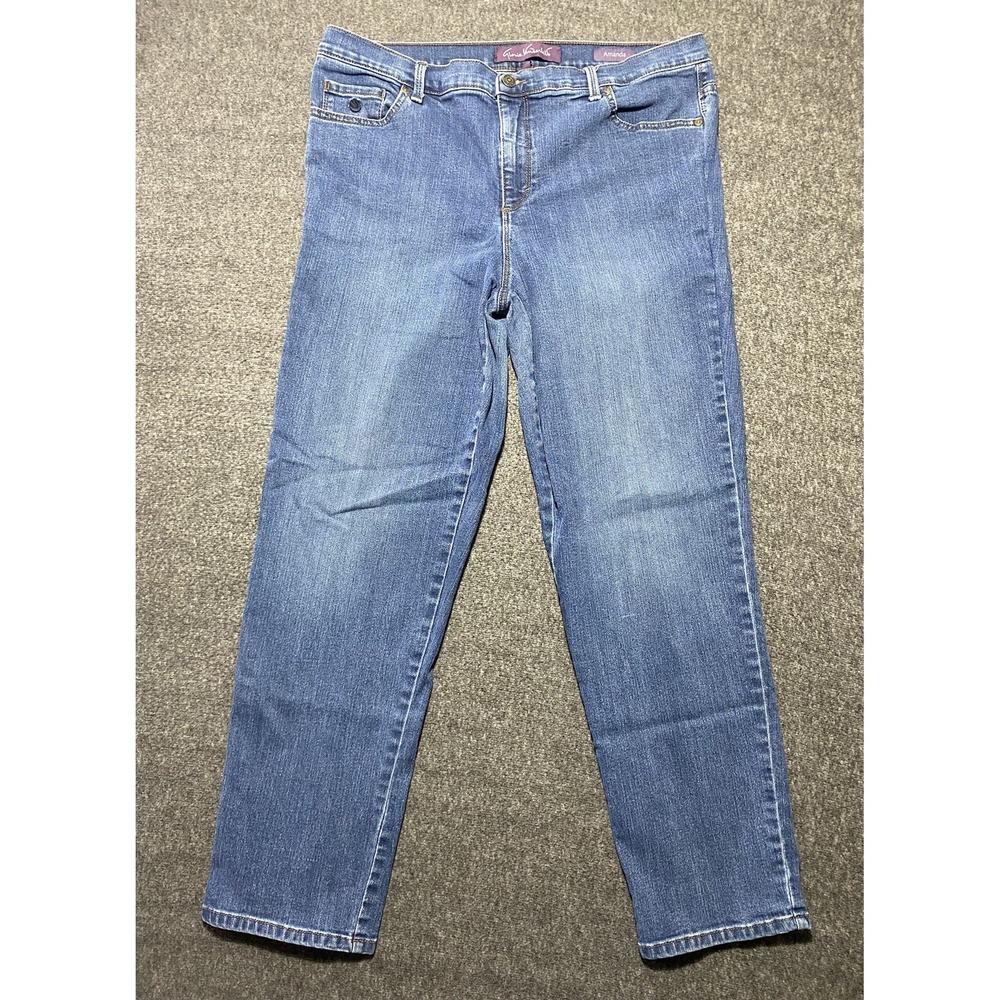 Gloria Vanderbilt Womens Amanda Straight Jeans Blue Light Wash Size 16W